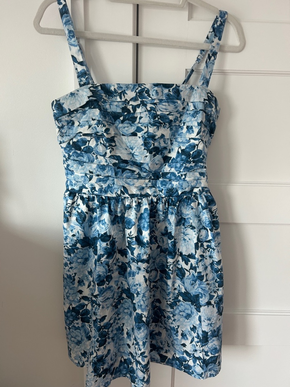 Abercrombie & Fitch  Blue floral print Smocked Top dress size medium